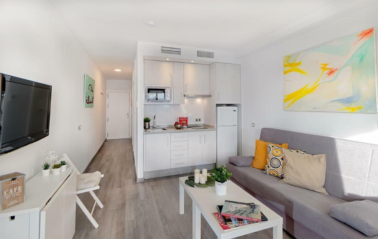 Apartamento Los Tres Soles Málaga Extérieur photo