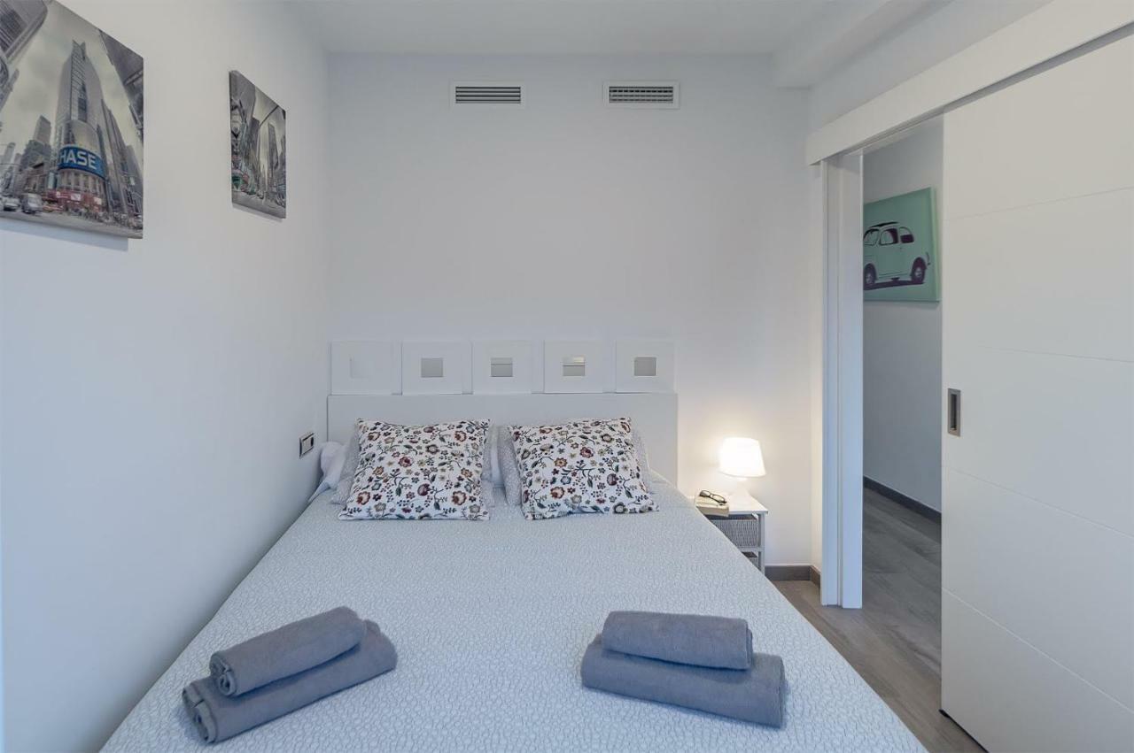 Apartamento Los Tres Soles Málaga Extérieur photo